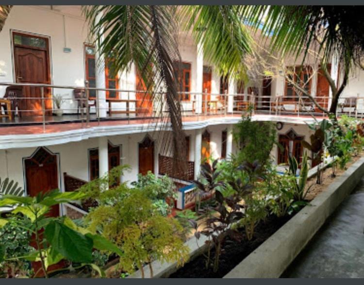 Sea Rock Beach Hotel Arugam Bay Exterior photo