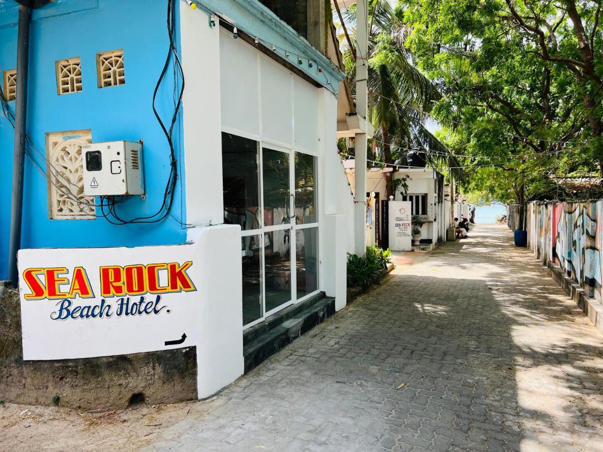 Sea Rock Beach Hotel Arugam Bay Exterior photo